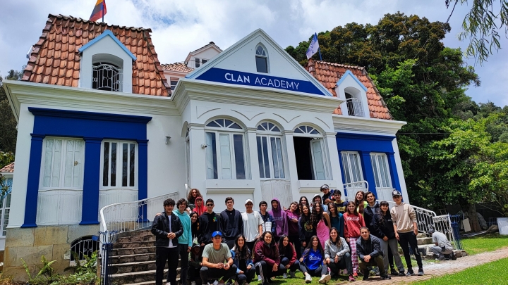 Inauguración de Clan Academy, colegio exclusivo para los futbolistas de Clan F.C.