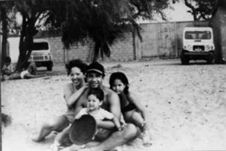 Jos&eacute; Antequera, esposa e hijos