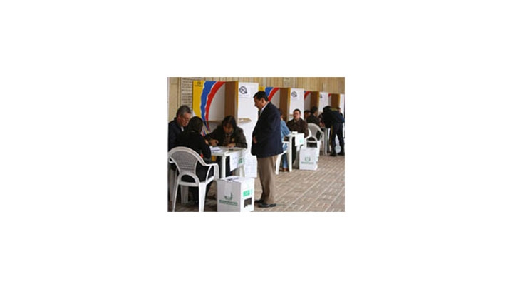 Los 489 puestos est&aacute;n listos para recibir a los votantes en Bogot&aacute;