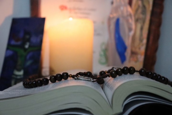Algunos fieles desean seguir tomando las ceremonias religiosas v&iacute;a internet para evitar el contagio por Covid-19.
