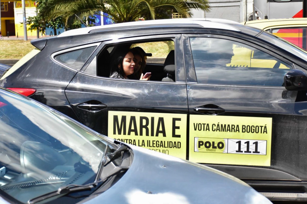 Caravana haciendo publicidad a Maria Edilia Botero, candidata a la Cámara de Representantes por el Polo Democrático. Crédito: Nicolás Achury|||