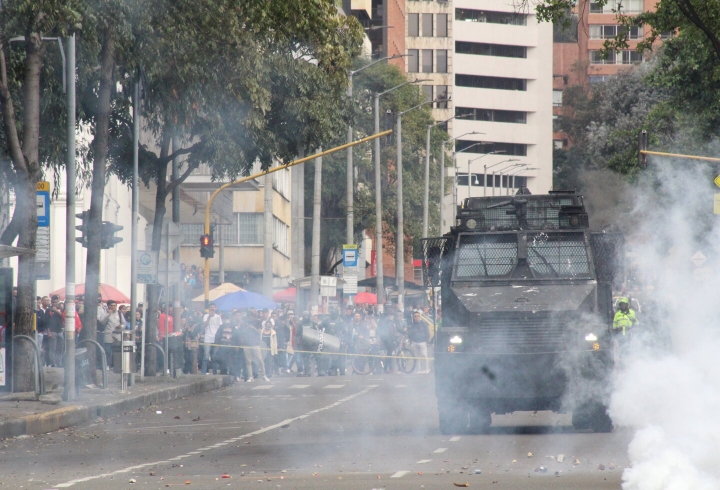 Tanqueta llega a la Pedag&oacute;gica