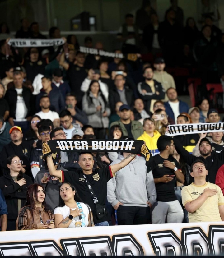 Hinchada del Inter de Bogot&aacute;