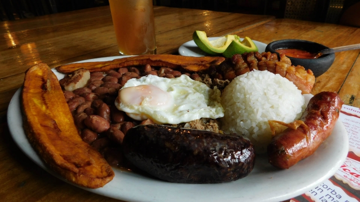 Bandeja paisa del restaurante El Consulado Paisa