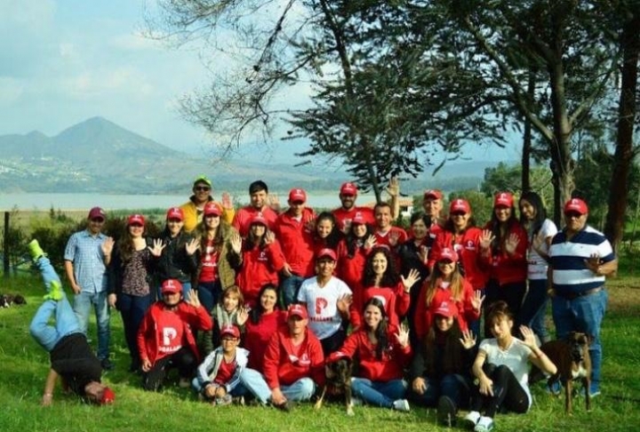 Equipo de voluntarios de la fundación Pocalana