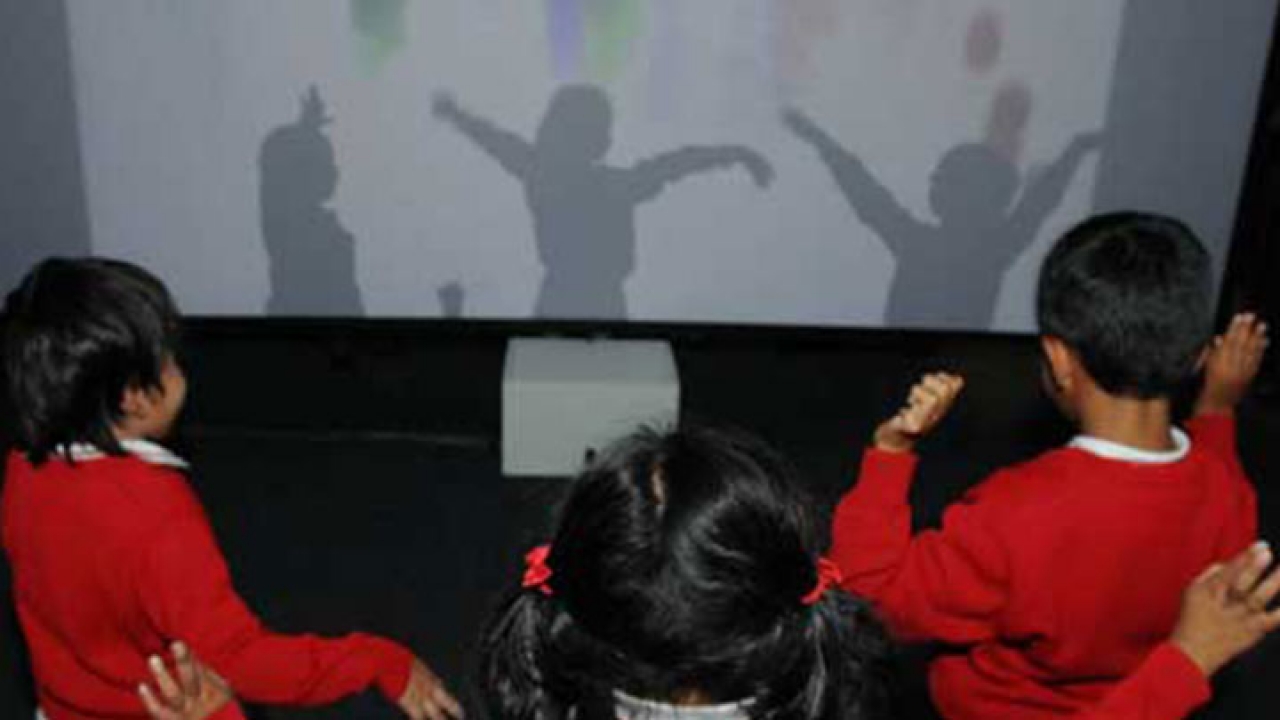 Niños de diferentes colegios de Bogotá se divirtieron en el pabellón infantil de ArtBo.|||