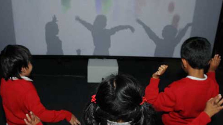 Niños de diferentes colegios de Bogotá se divirtieron en el pabellón infantil de ArtBo.