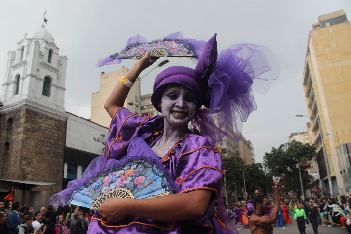 Así se vivió el desfile inaugural del FITB 2016