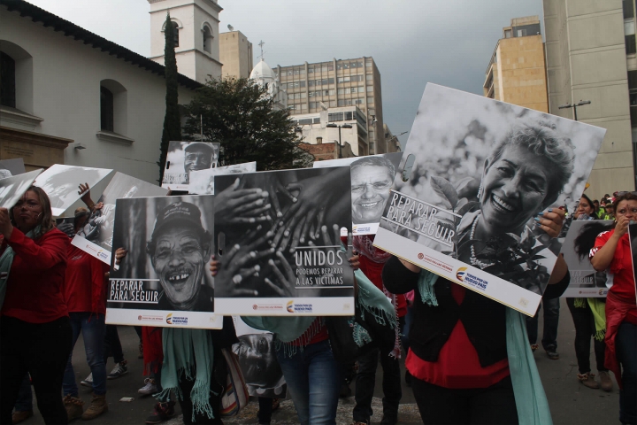 Así se vivió el desfile inaugural del FITB 2016