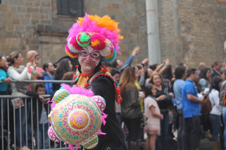 Así se vivió el desfile inaugural del FITB 2016