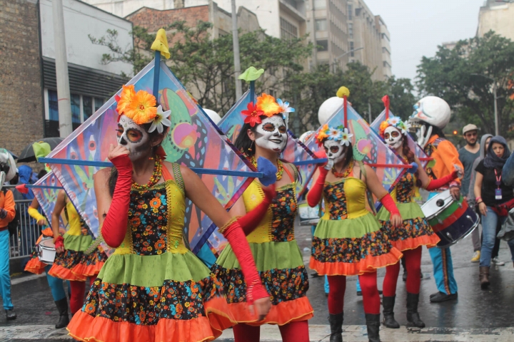 Así se vivió el desfile inaugural del FITB 2016