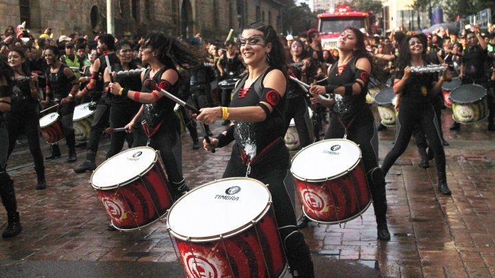 Así se vivió el desfile inaugural del FITB 2016