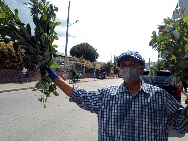 Foto: La mayoría de los vendedores informales, a pesar del aislamiento preventivo, siguen en las calles para conseguir su sustento diario.