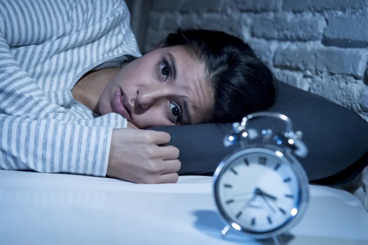 Insomnio en universitarios: &iquest;por qu&eacute; ocurre y qu&eacute; soluciones hay aparte de los somn&iacute;feros?